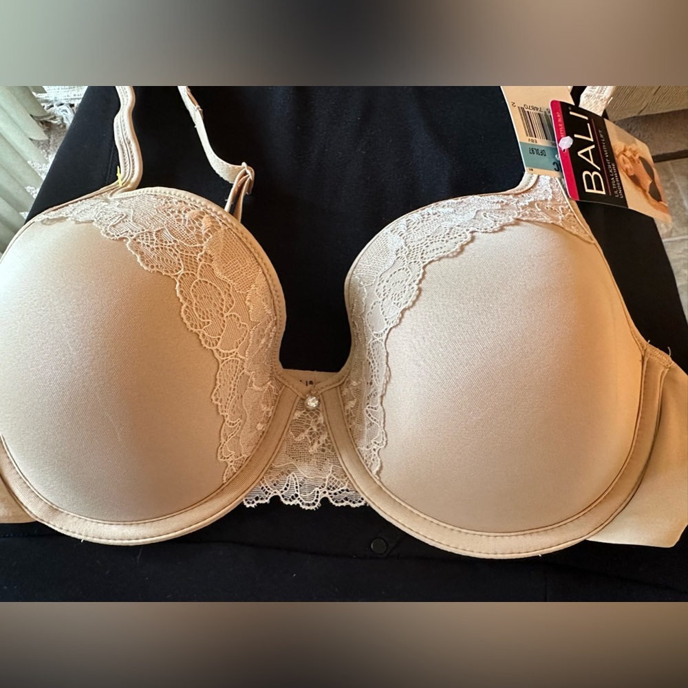 BALI bra. Size 34C. Color Nude. New w/Tags